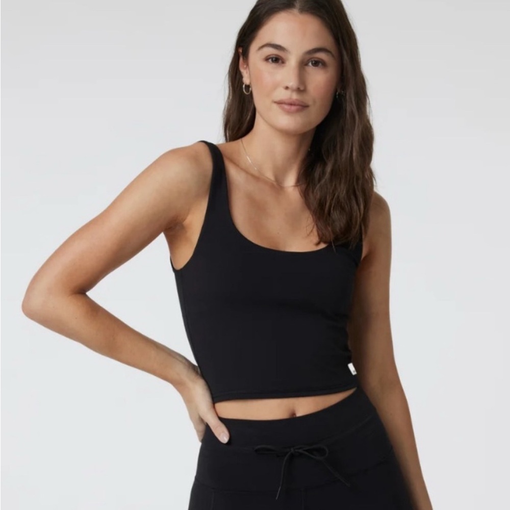 Vuori Black Sleeveless Top